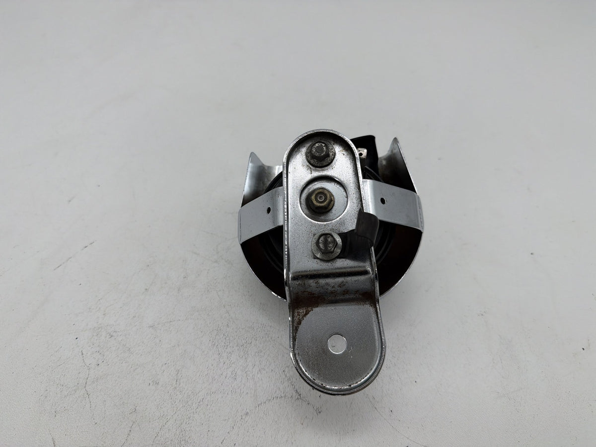 2001 Harley Electra Glide Touring Classic OEM Horn Signal Klaxon Chrome Cover