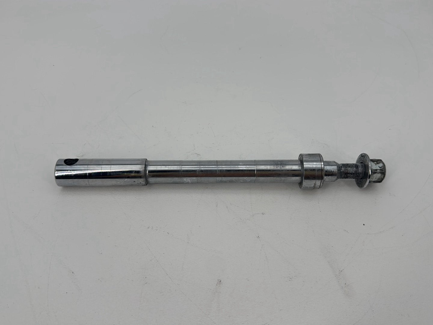 1999 - 2006 Harley-Davidson Dyna Low Rider Front Wheel Axle Bolt Shaft