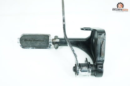1999 - 2006 Harley-Davidson Softail Deuce Right Driver Foot Controls Peg Rest 42507-00B
