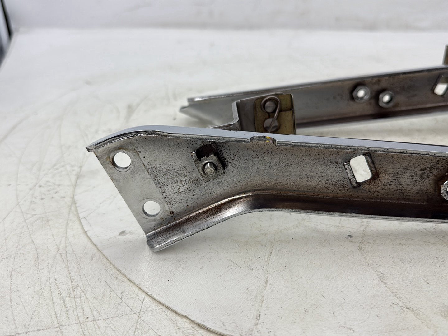 1998 Harley Touring FLHTCUI Electra Glide Ultra OEM Left Right Saddlebag Fender Struts Brackets