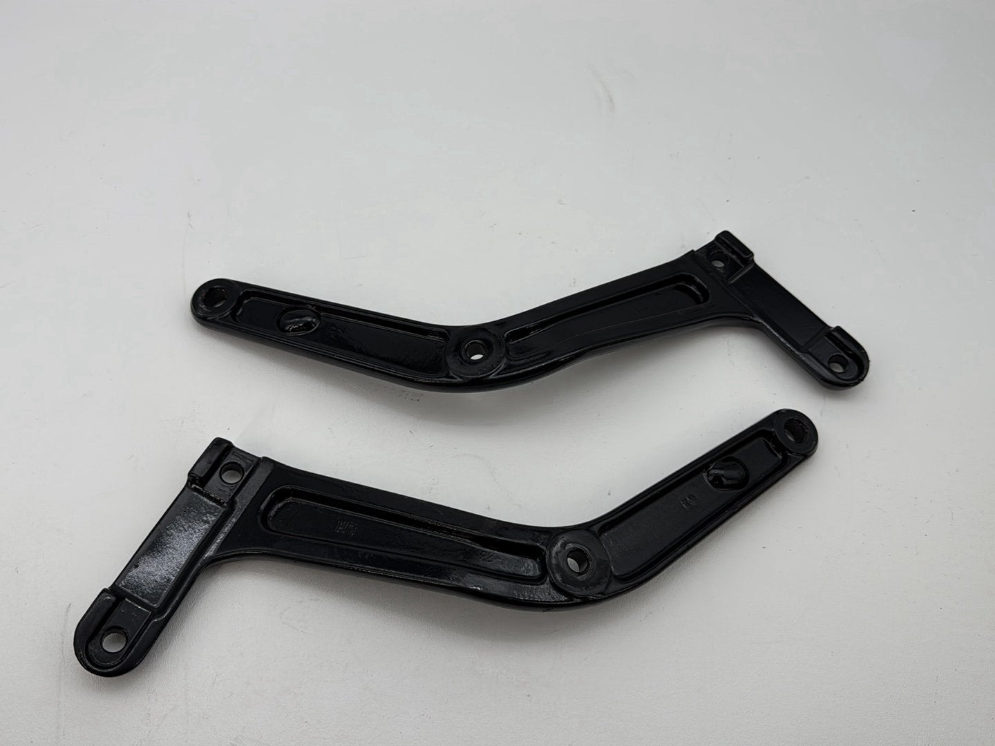 2008 Harley Softail Deluxe FLSTN OEM Rear Left & Right Fender Support Bracket