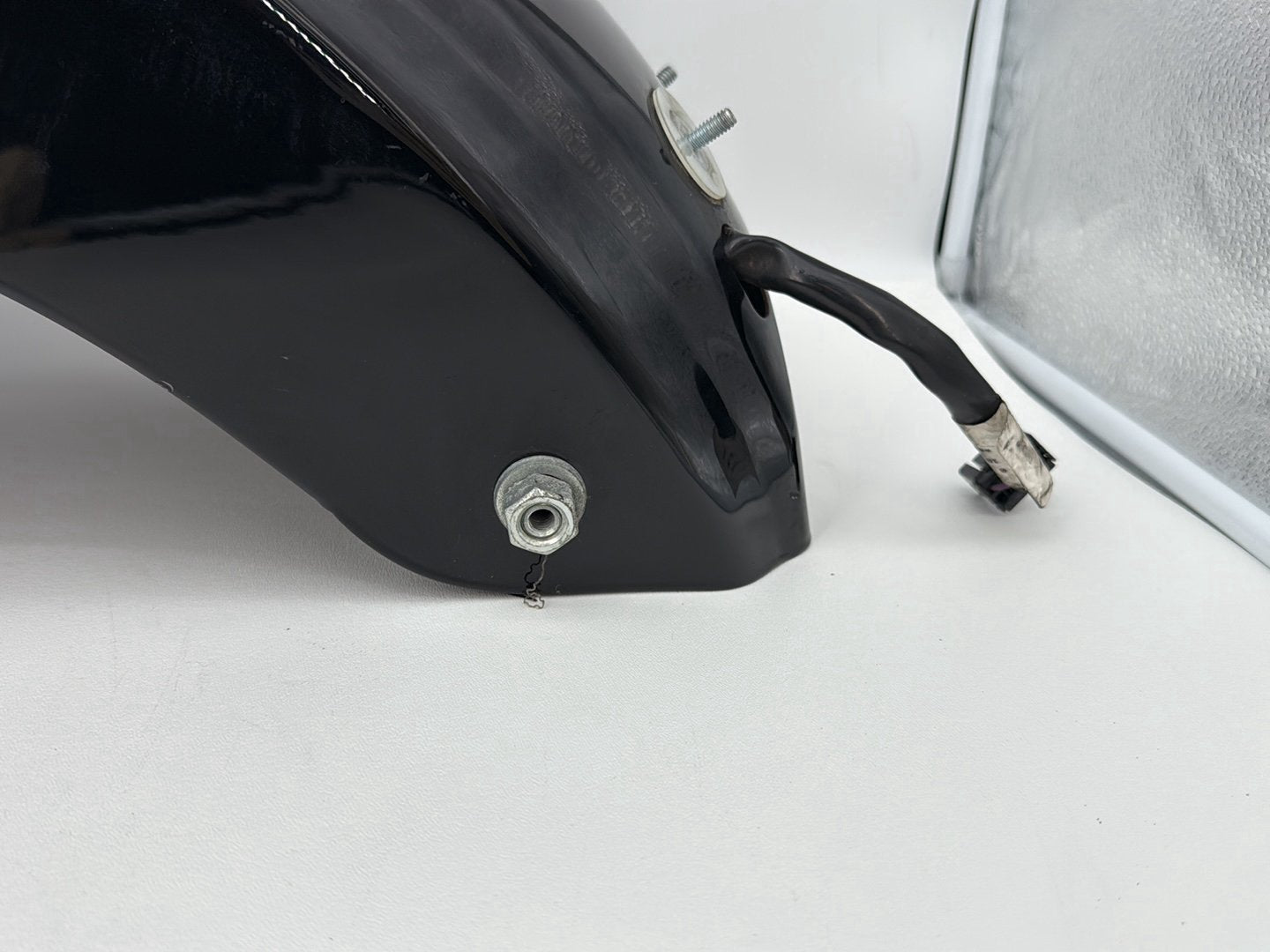 2007 - 2011 Harley-Davidson Touring Street Glide Rear Wheel Fender & Turn Signals Bar 59731-09
