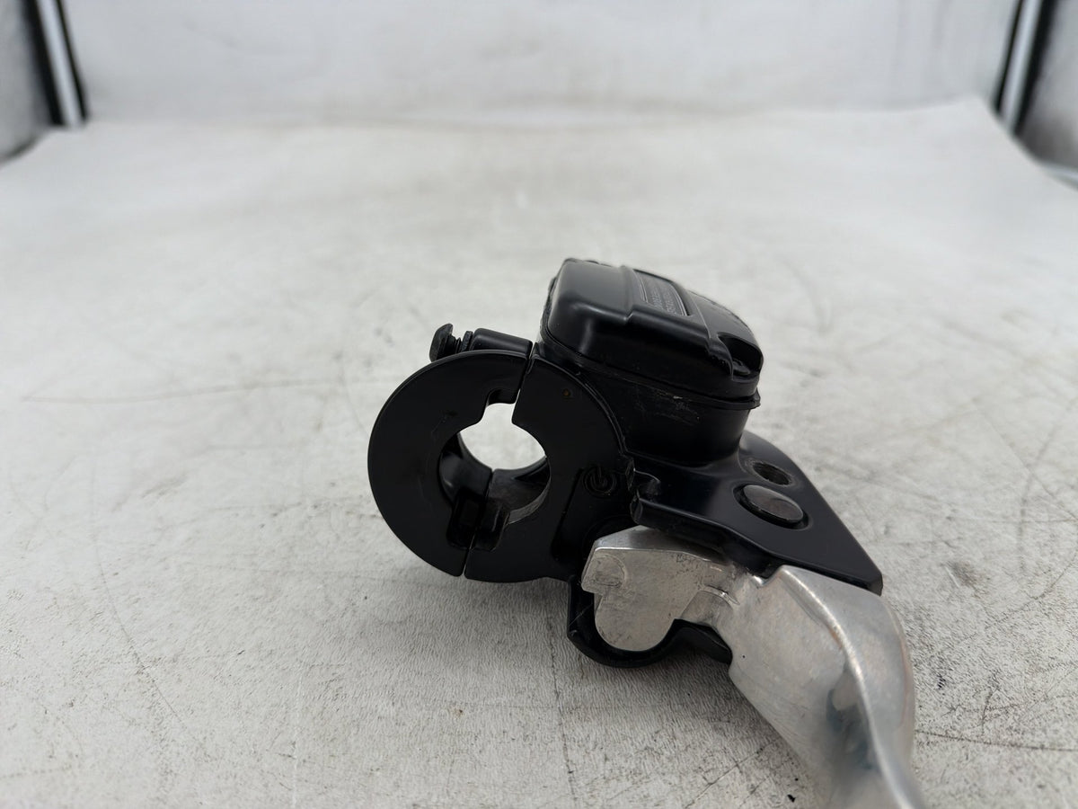 2010 Harley Road King Touring Police OEM Front Right Brake Lever Master Cylinder