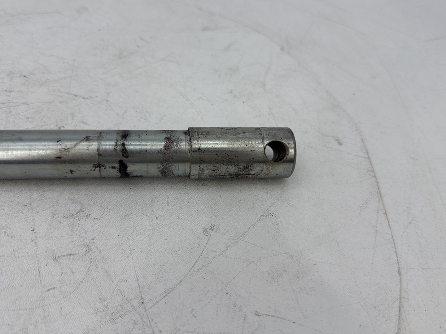 1999 - 2006 Harley-Davidson Touring Electra Glide Ultra Front Wheel Axle Bolt Shaft 43364-00
