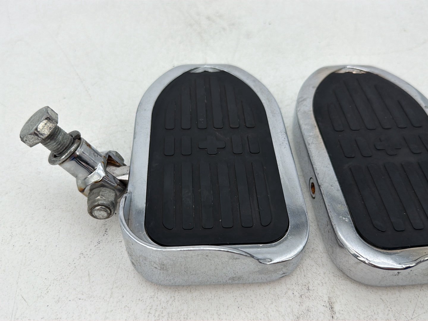 1984 - 1998 Harley-Davidson Touring Electra Glide Classic Front Right Left Highway Foot Pegs