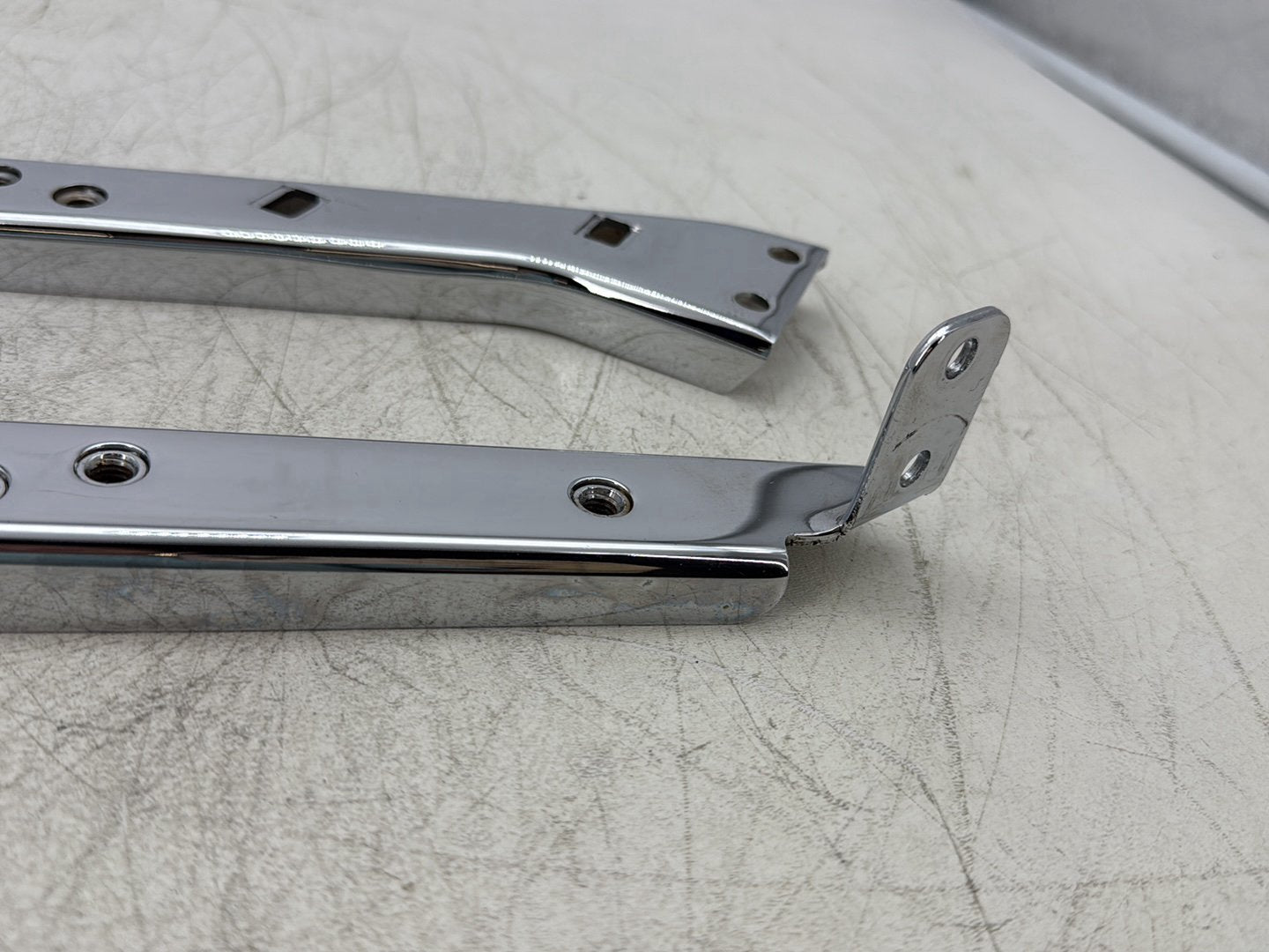 2004 Harley Road King Touring Custom FLHRSI OEM Left Right Saddlebag Fender Struts Brackets