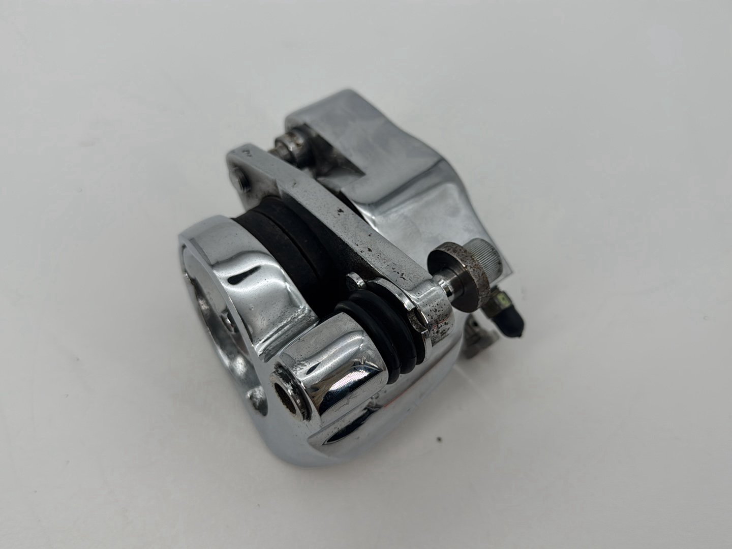 1999 - 2006 Harley-Davidson Dyna Low Rider Front Right 1 Brake Caliper Chrome
