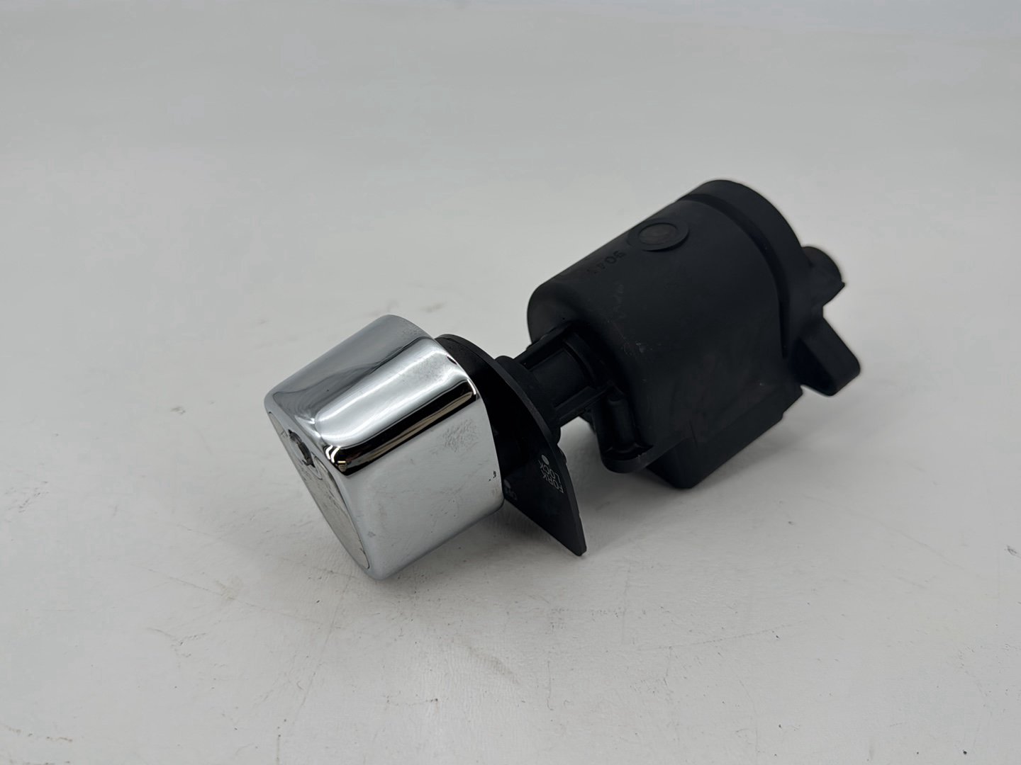 2007 - 2012 Harley-Davidson Touring Road Glide Ignition Switch Cylinder Barrel Lockset NOKey 71572-06