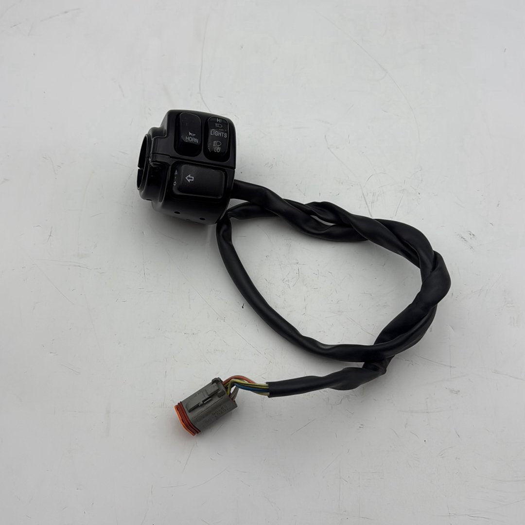 1999 - 2006 Harley-Davidson Softail Night Train Left Turn Signal Headlight Switches Controls  	71685-06A