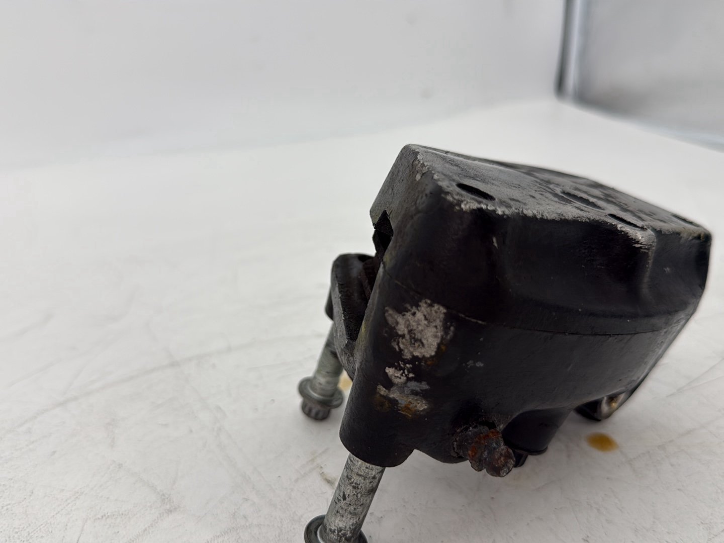 2006 Harley Touring FLHRI Road King OEM Front Left 1 Brake Caliper