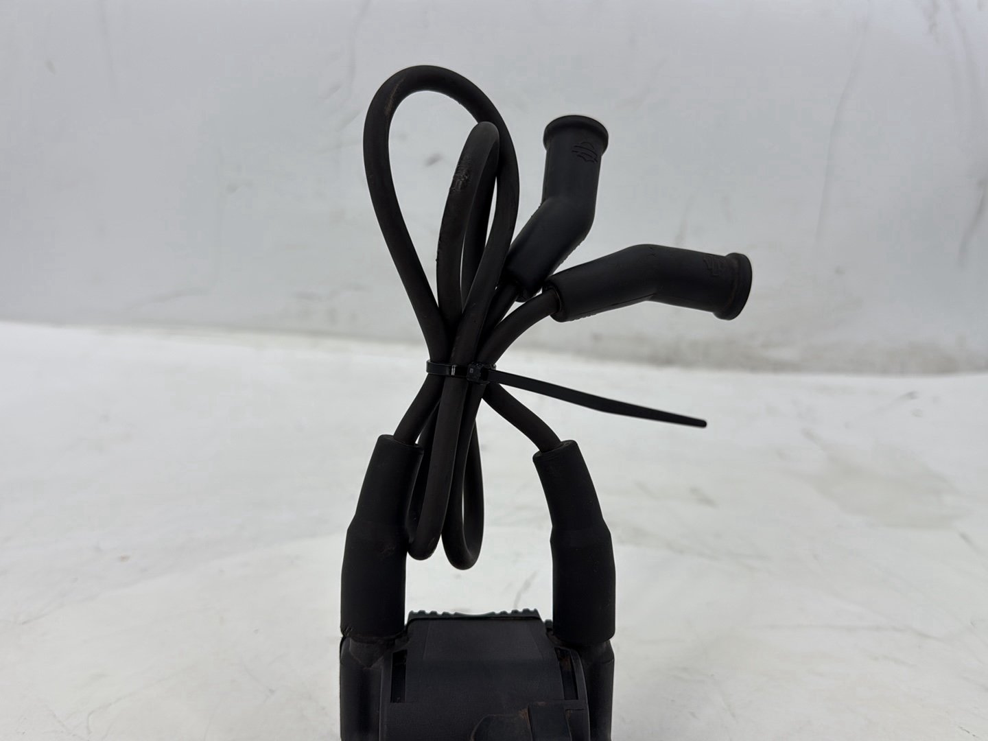 2005 Harley Road Glide Touring FLTRI OEM Ignition Coil Spark Plugs Cable