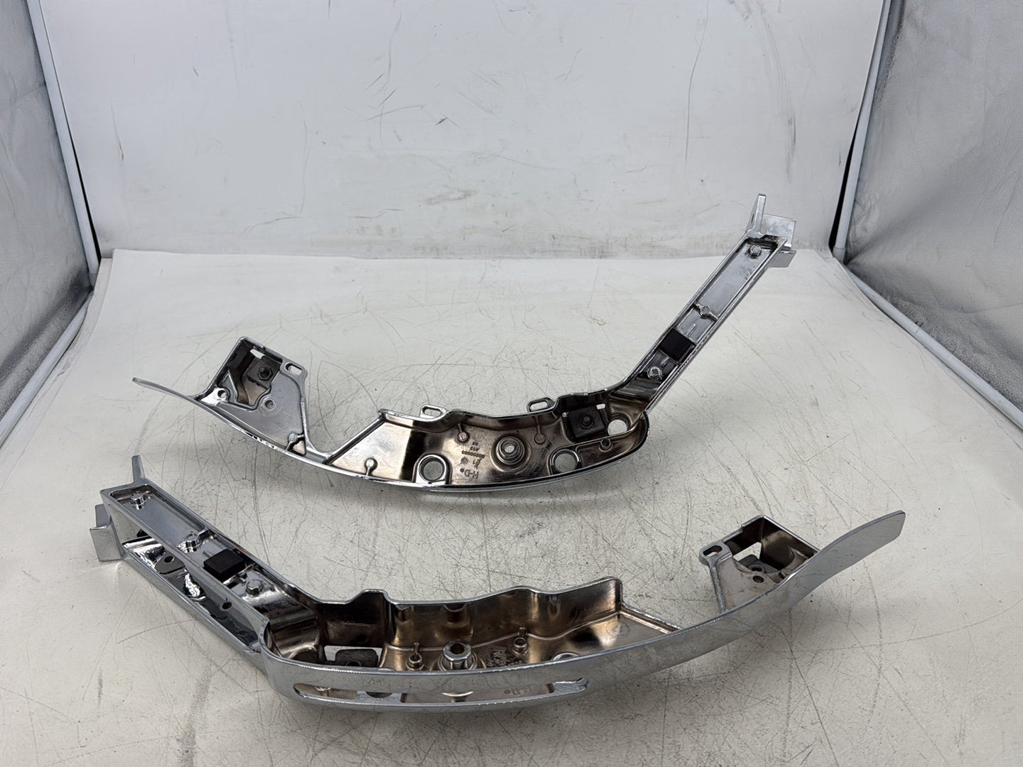2016 Harley Road King Touring FLHR OEM Left Right Saddlebag Fender Struts Brackets