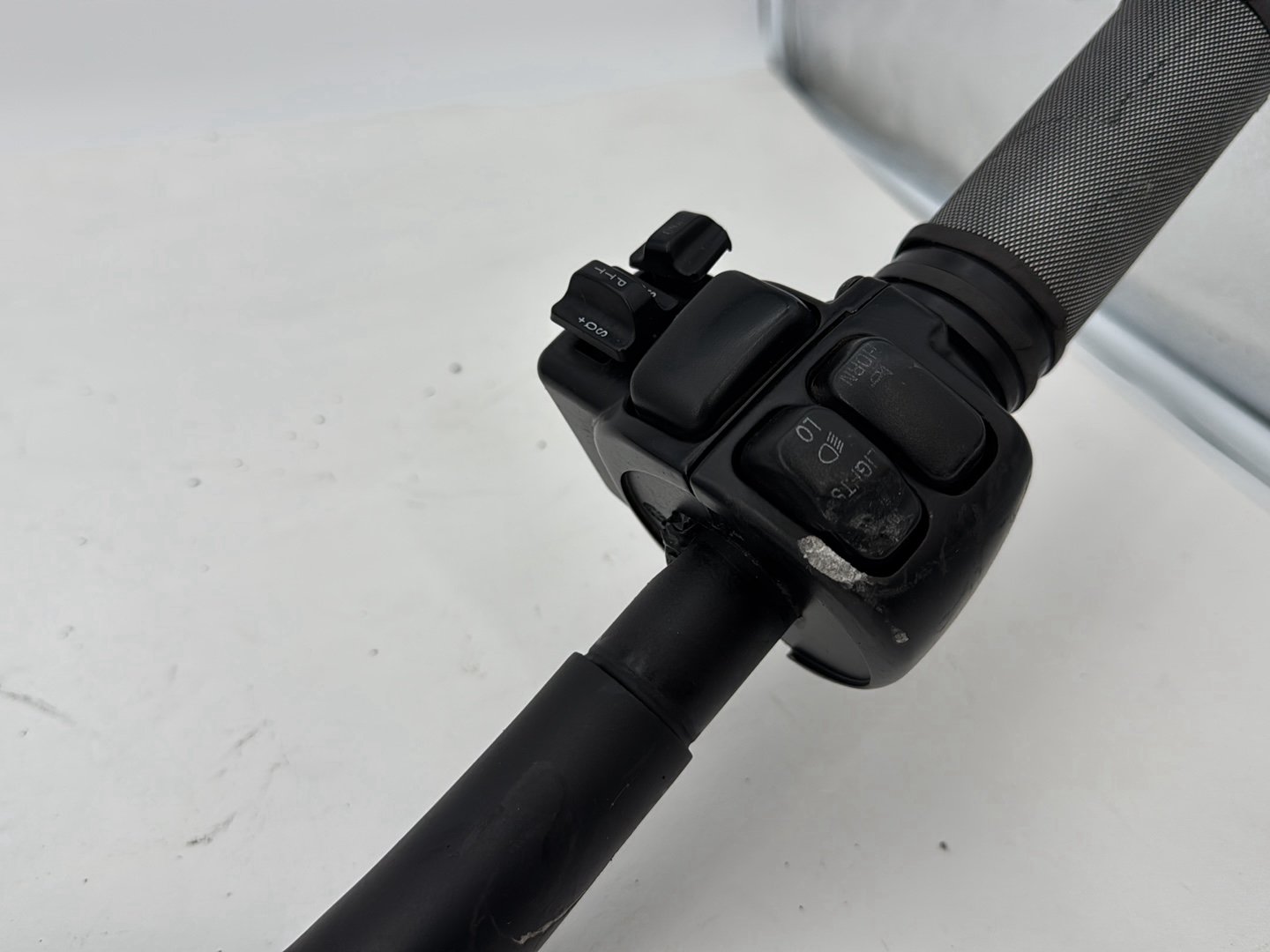 2007 - 2012 Harley-Davidson Touring Road Glide Handlebars Left Right Switches Controls 	71567-96