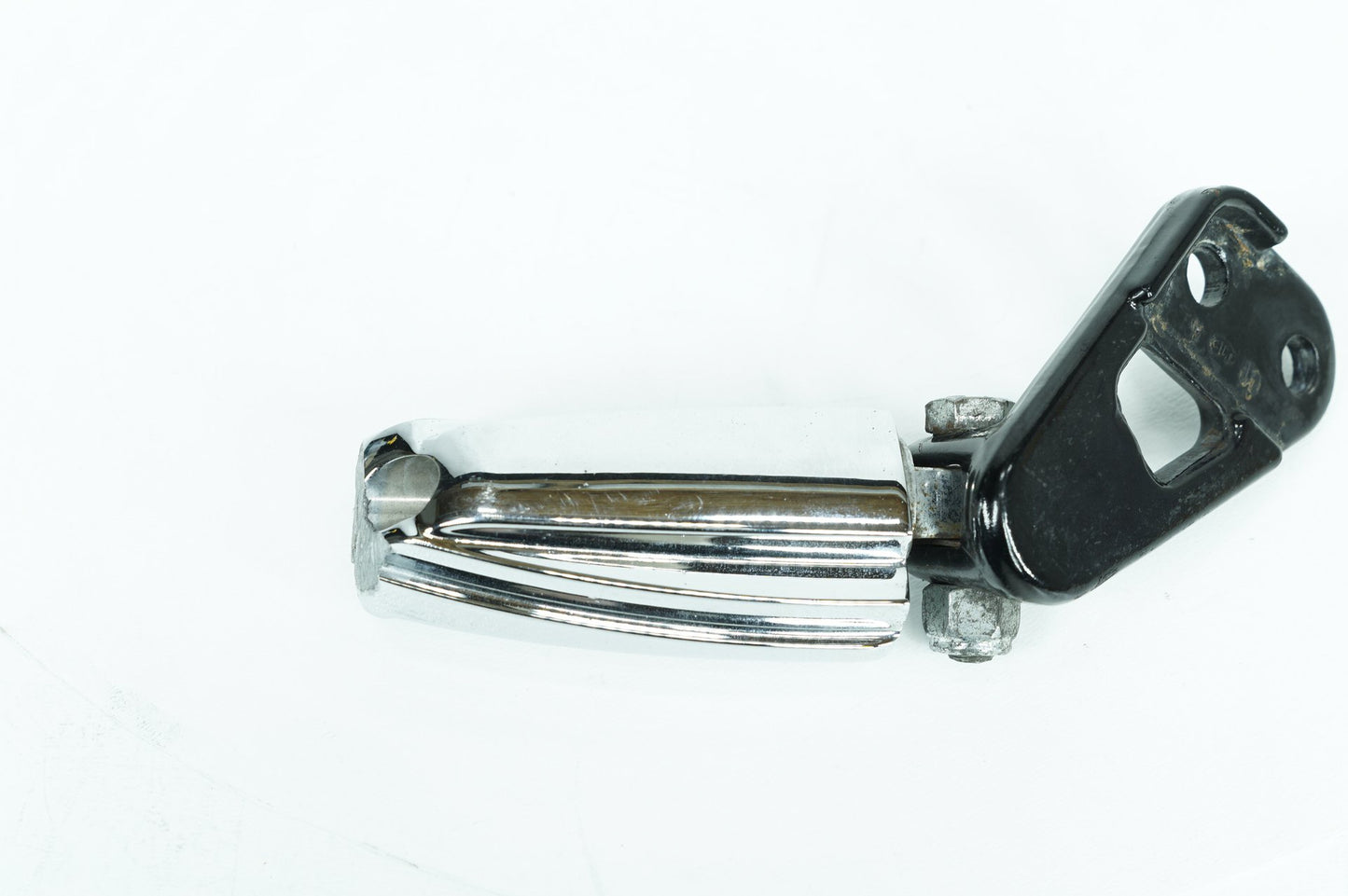 1999 - 2006 Harley-Davidson Dyna Wide Glide Rear Passenger 1 Foot Peg Step Rest  	52742-94