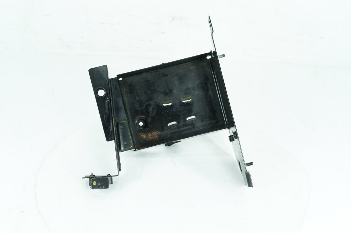 2000 Harley Touring FLHTCUI Electra Glide Ultra OEM Battery Tray Bracket Holder Carrier