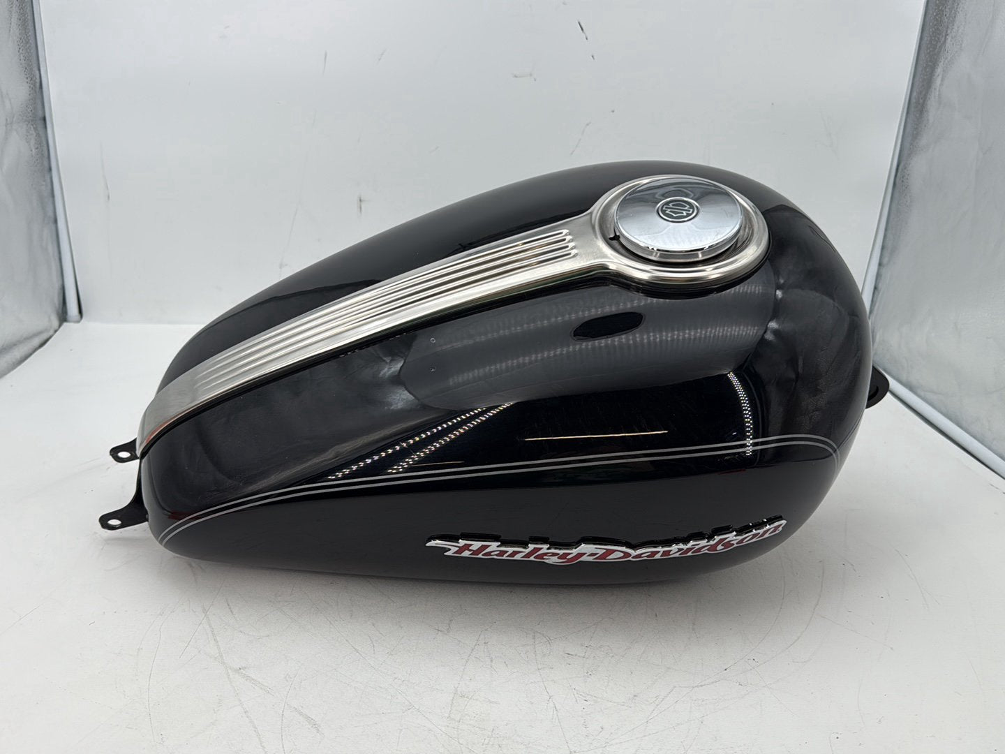 2004 - 2013 Harley-Davidson Sportster 1200 Custom Fuel Gas Tank Gasoline Reservoir 62213-04