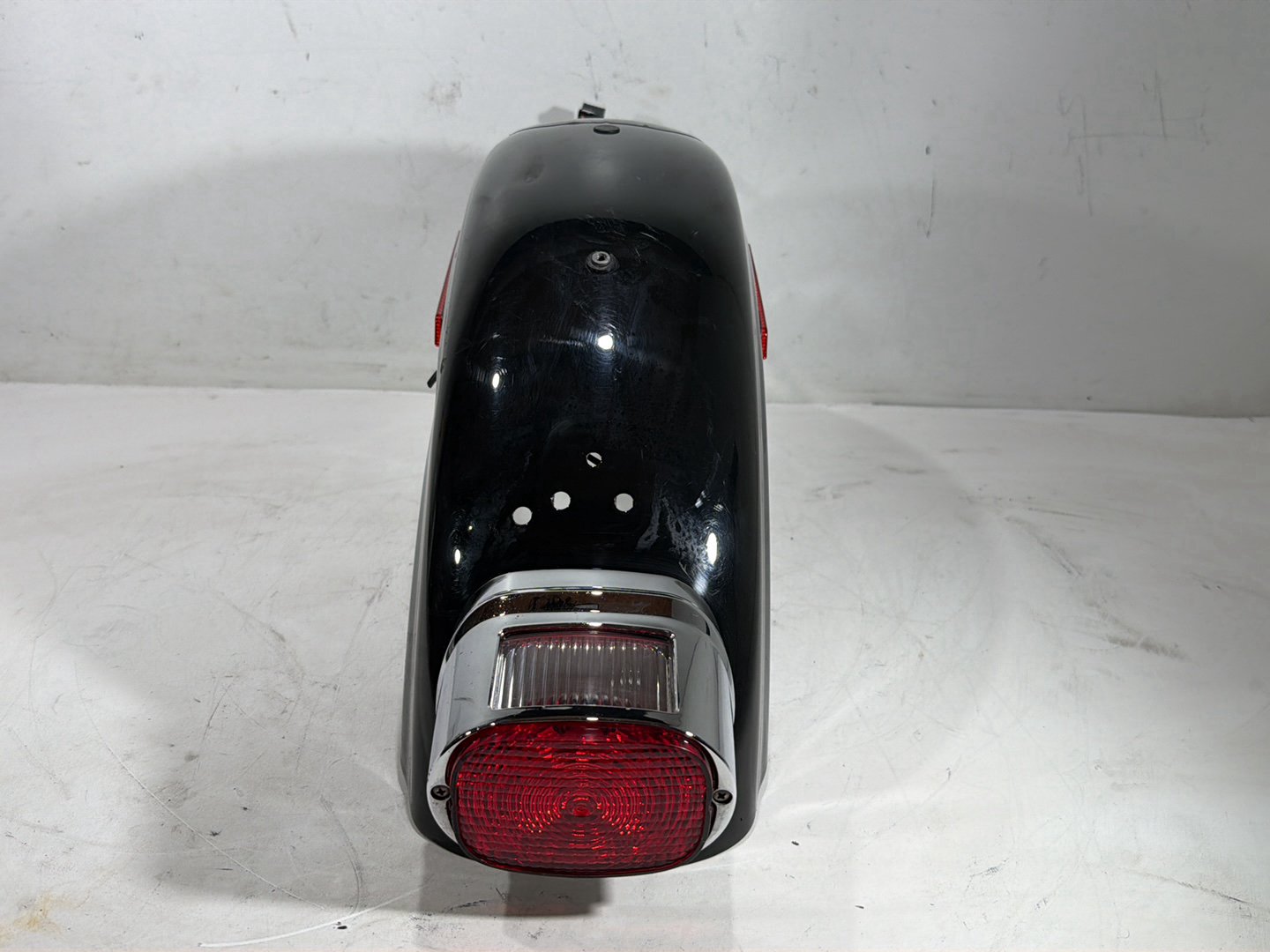 2005 Harley Sportster 1200 Roadster XL1200R OEM Rear Wheel Fender Taillight Brake Lamp