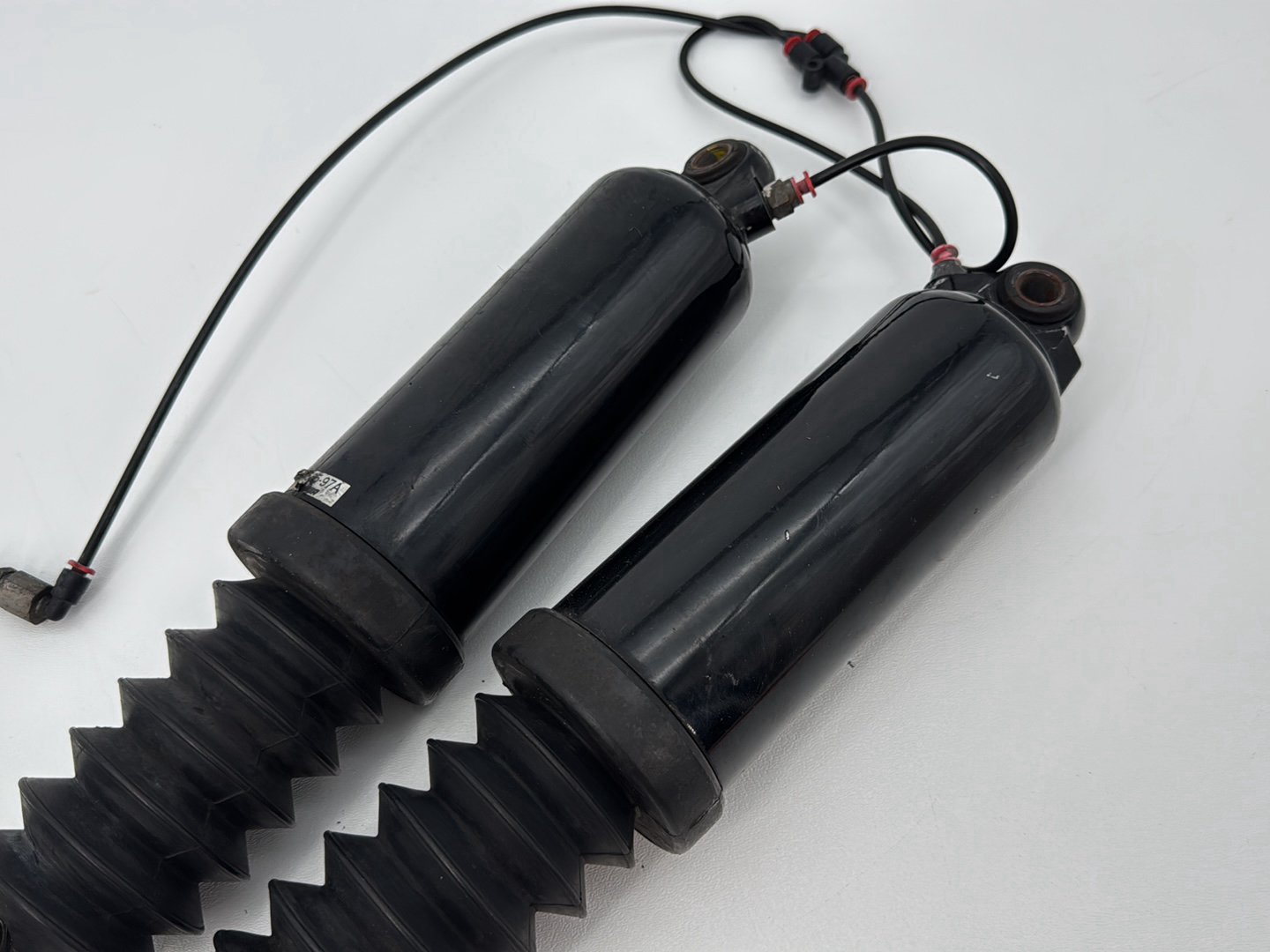 1999 - 2006 Harley-Davidson Touring Electra Glide Classic Rear Left Right Shock Absorbers 54565-97A
