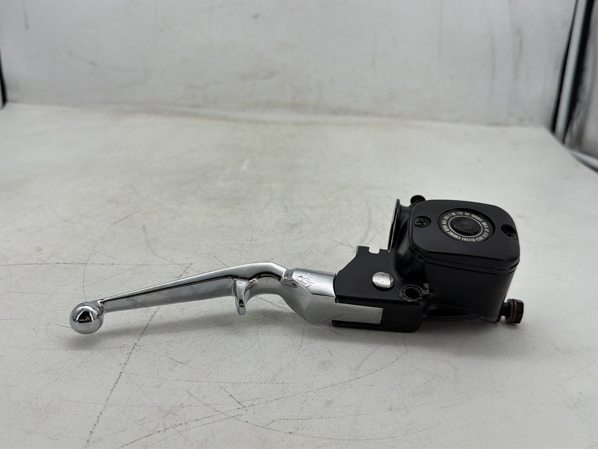 2005 Harley Softail Fat Boy FLSTF OEM Front Right Brake Lever Master Cylinder