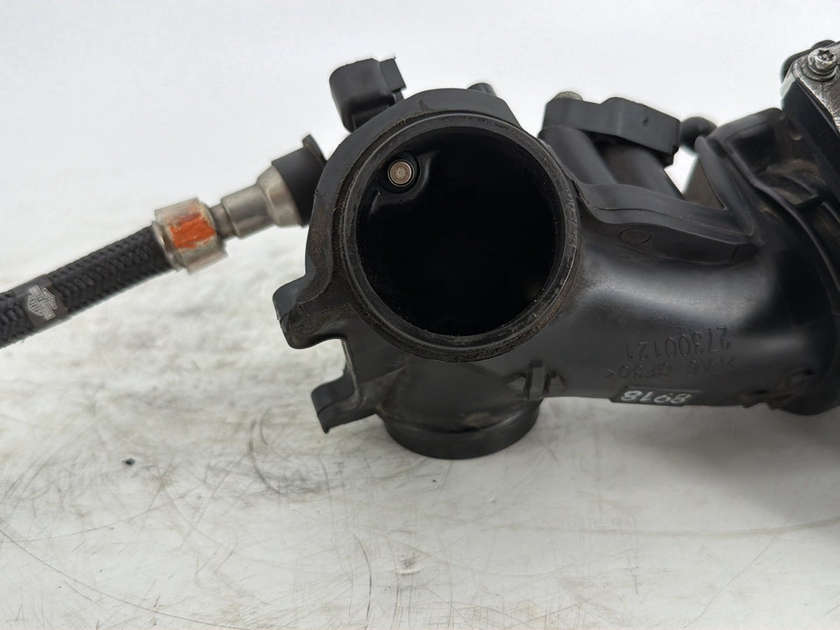 2019 Harley Touring FLHT Electra Glide OEM Engine Intake Manifold Throttle Body