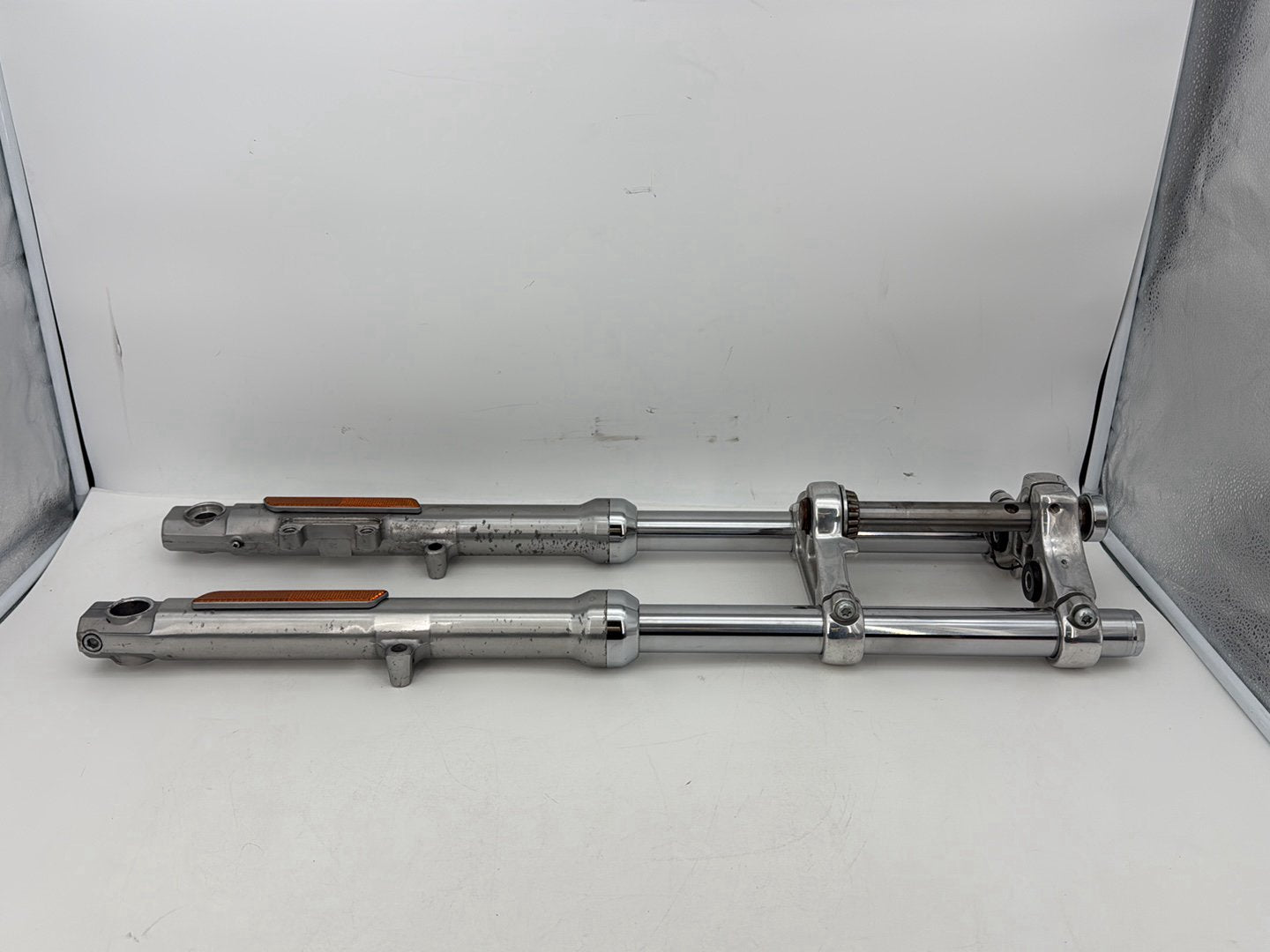 1999 - 2006 Harley-Davidson Dyna Low Rider Front Triple Tree Set & LH RH Fork Legs Sliders 45739-87