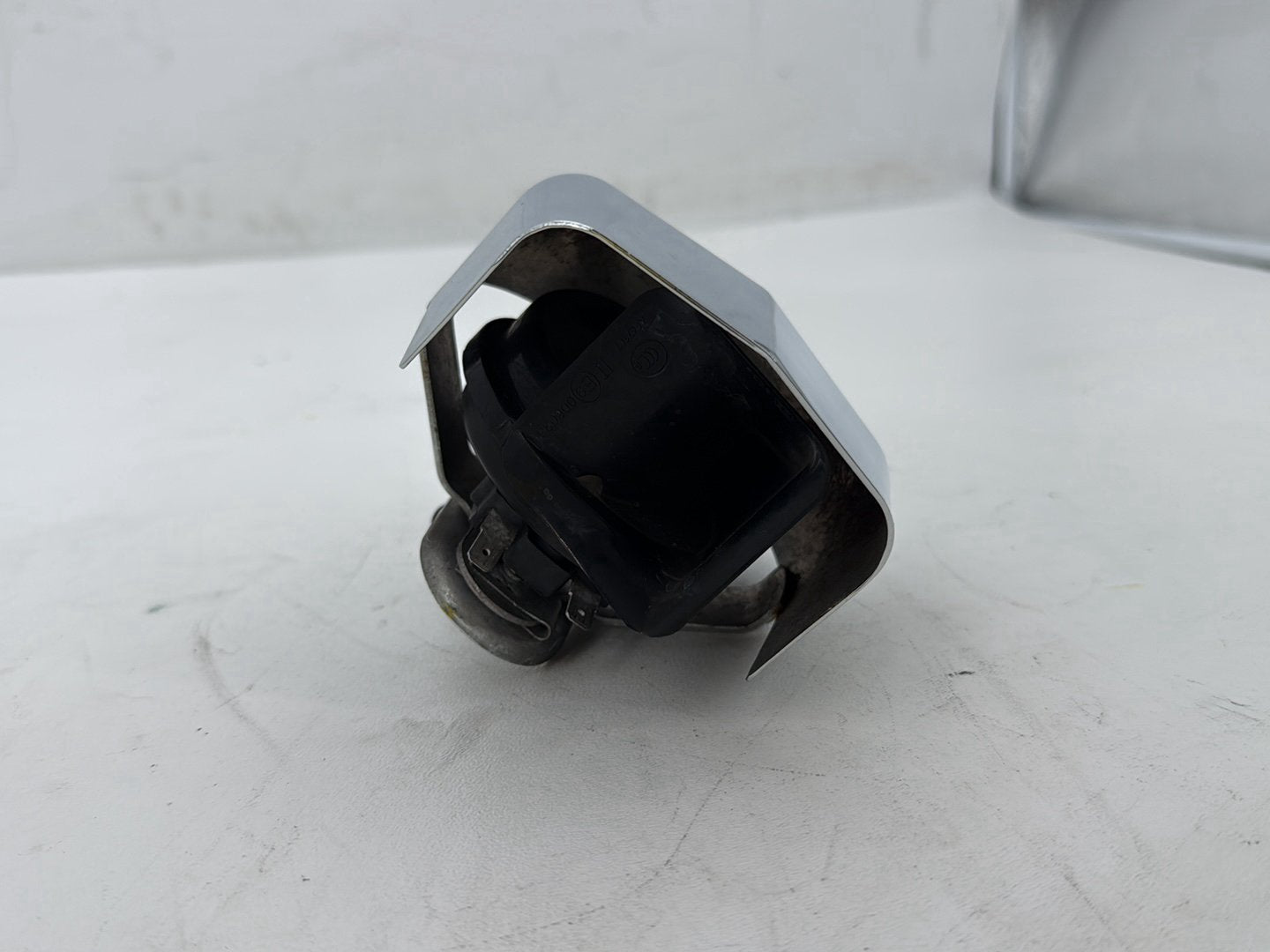 2013 Harley Street Glide Touring FLHX OEM Horn Signal Klaxon Chrome Cover