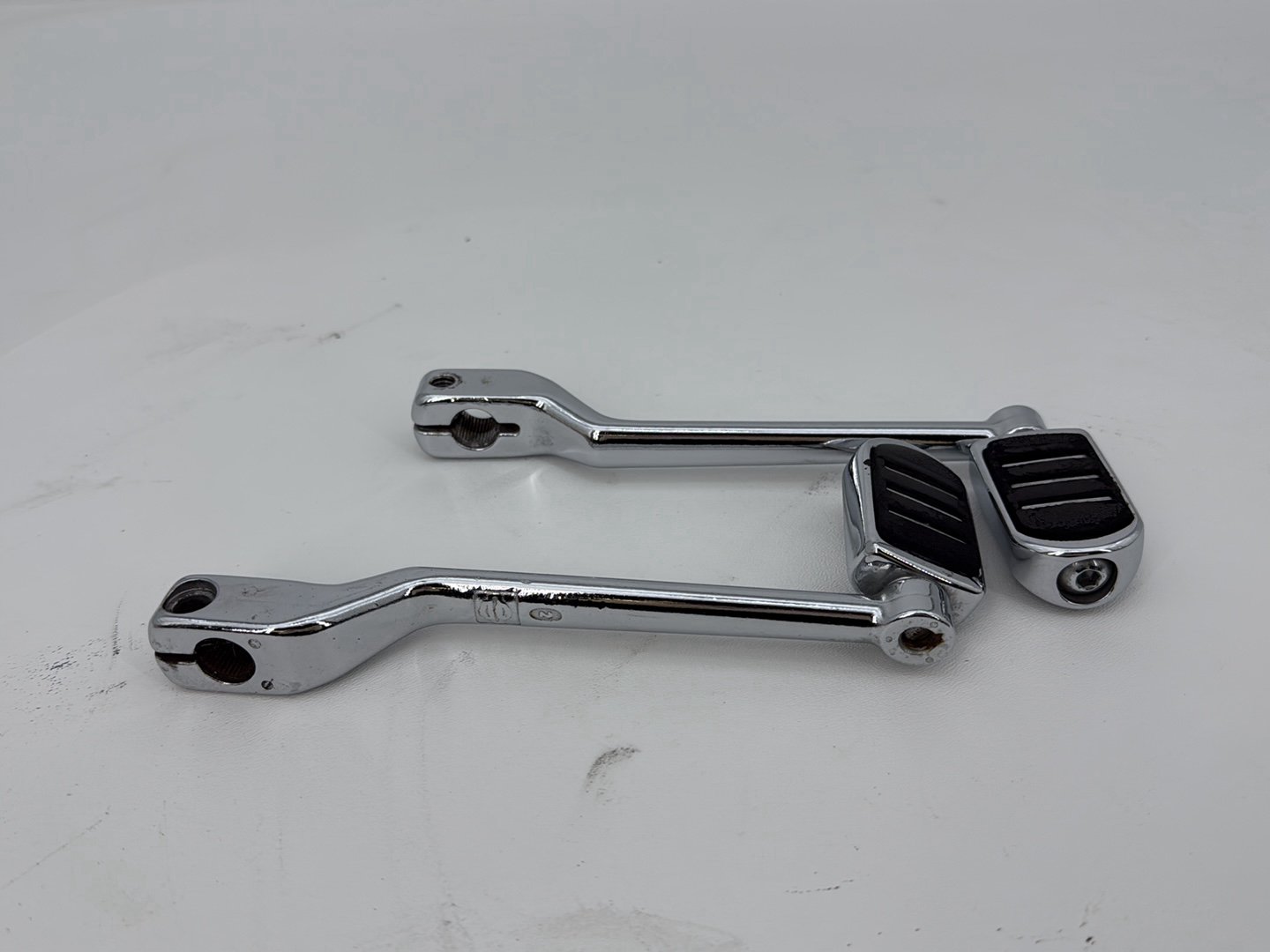 2007 - 2011 Harley-Davidson Touring Street Glide Gear Shifter Lever Pedal Pedals 33895-82C