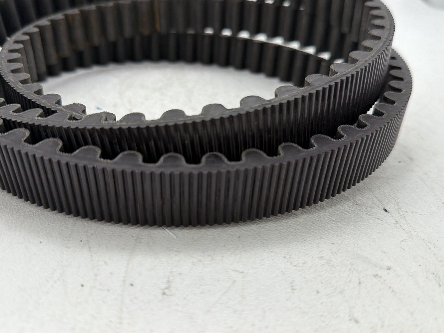 2013 Harley Street Glide Touring FLHX OEM Rear Drive Belt 40024-07 137T 1"