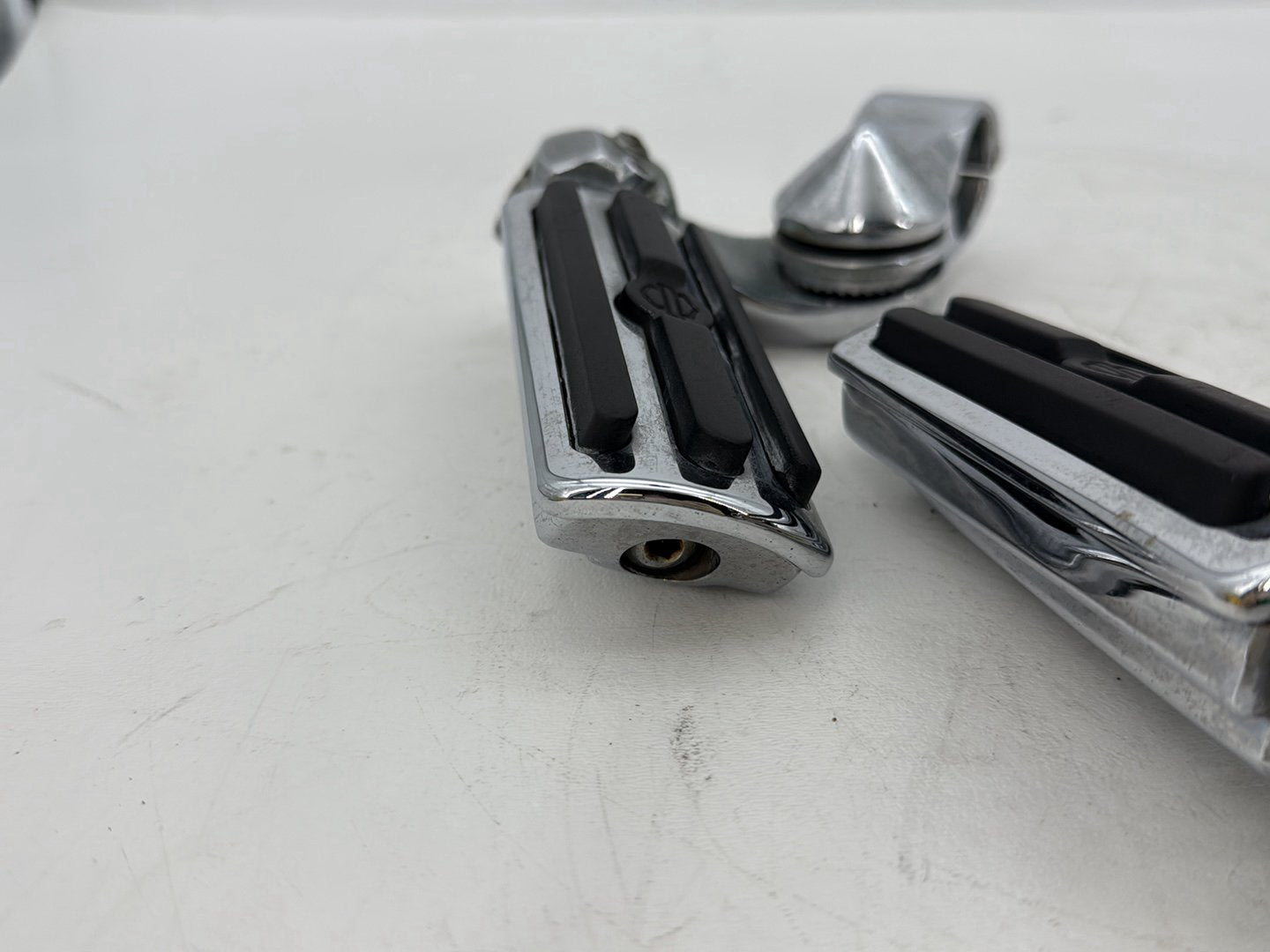 2008 Harley Touring FLHTCU Electra Glide Ultra OEM Front Right Left Highway Foot Pegs