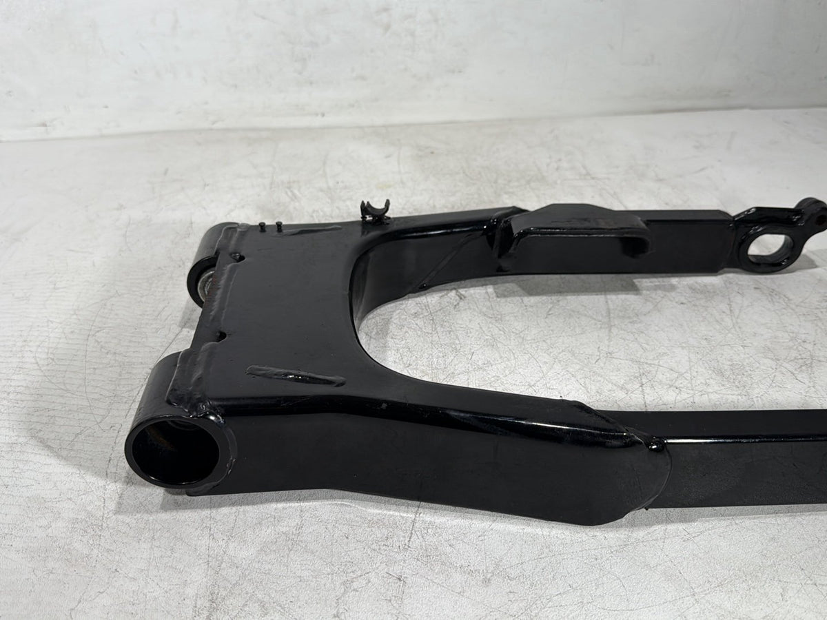 2006 Harley Electra Glide Touring Ultra FLHTCUI OEM Rear Fork Swingarm Swing Arm