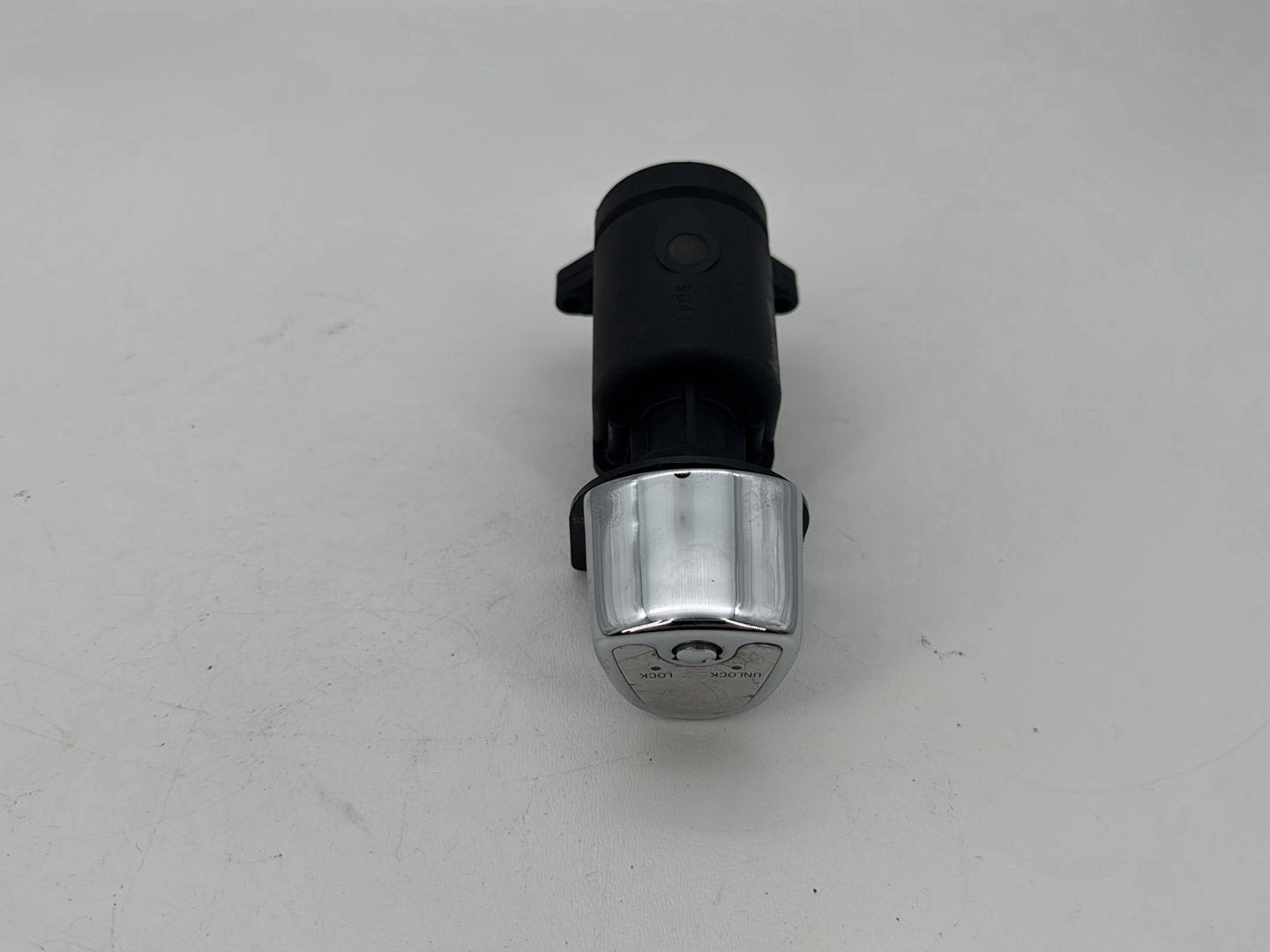 2007 - 2012 Harley-Davidson Touring Road Glide Ignition Switch Cylinder Barrel Lockset NOKey 71572-06