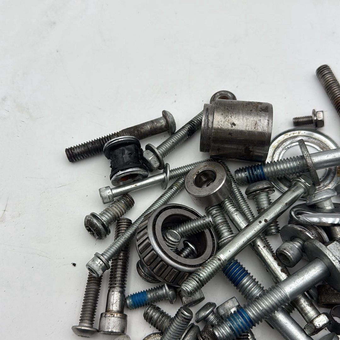 2007 - 2017 Harley-Davidson Dyna Switchback Hardware Bolts Nuts & Brackets
