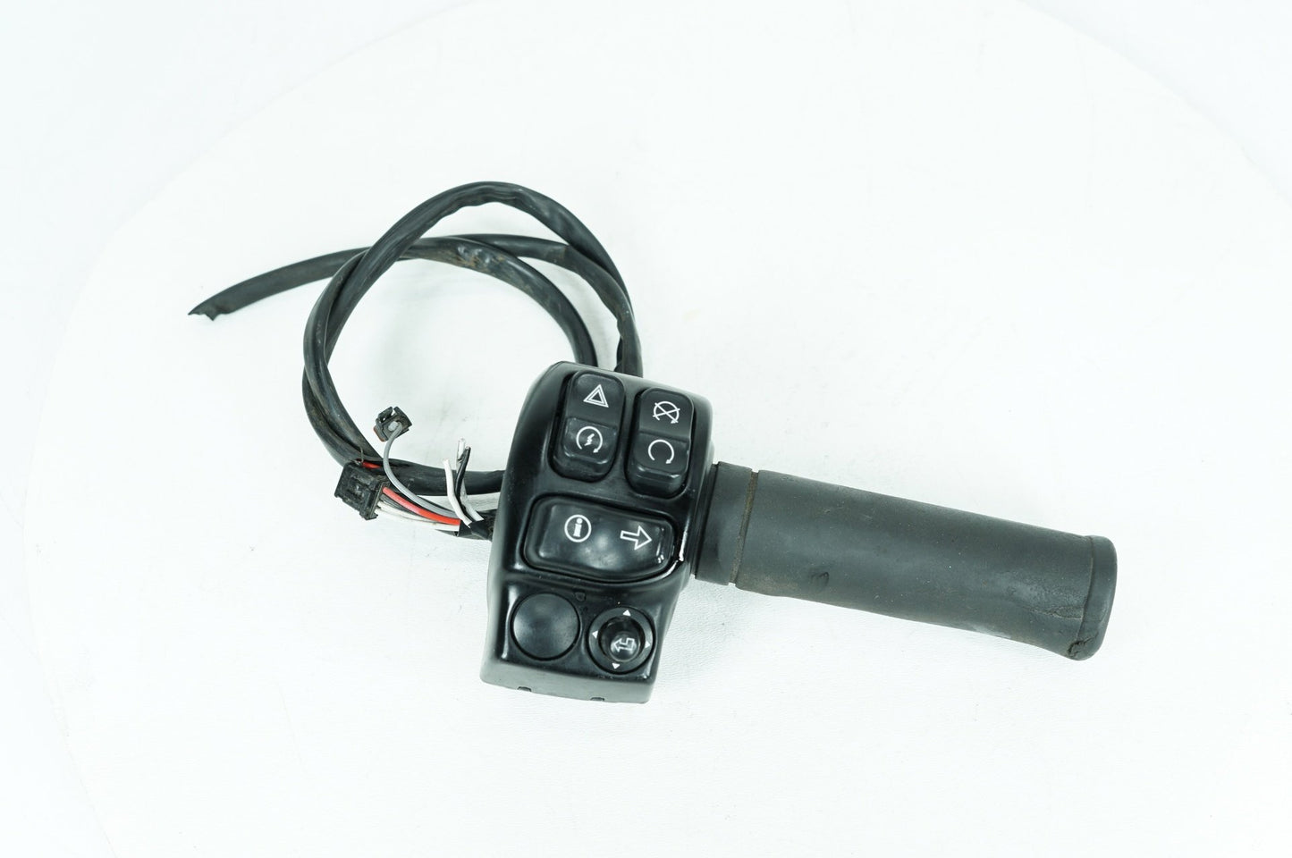 2017 - 2025 Harley-Davidson Touring Street Glide Right Engine Start Kill Switches Controls 71500501