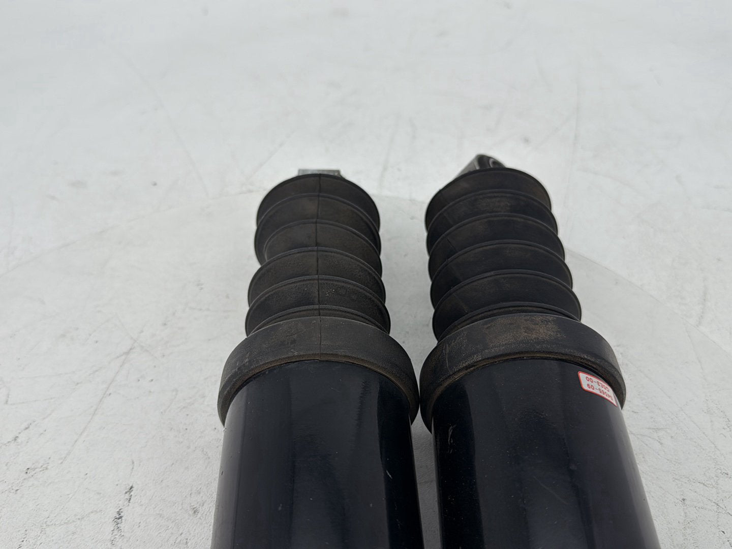 2008 - 2016 Harley-Davidson Touring Electra Glide Ultra Rear Left Right Shock Absorbers 54565-09