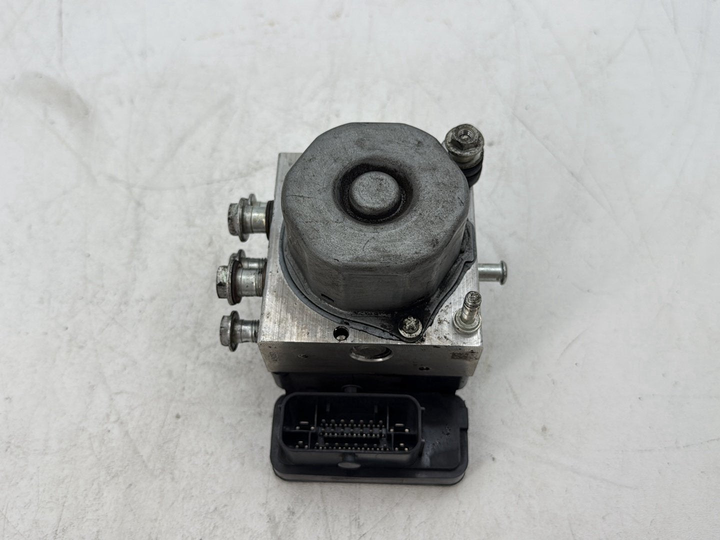 2017 Harley Road Glide Touring FLTRXS OEM ABS Brake Pump & Control Module