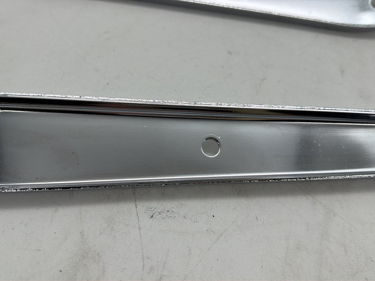 2015 Harley Softail Deluxe FLSTN OEM Rear Left Right Fender Struts Bracket