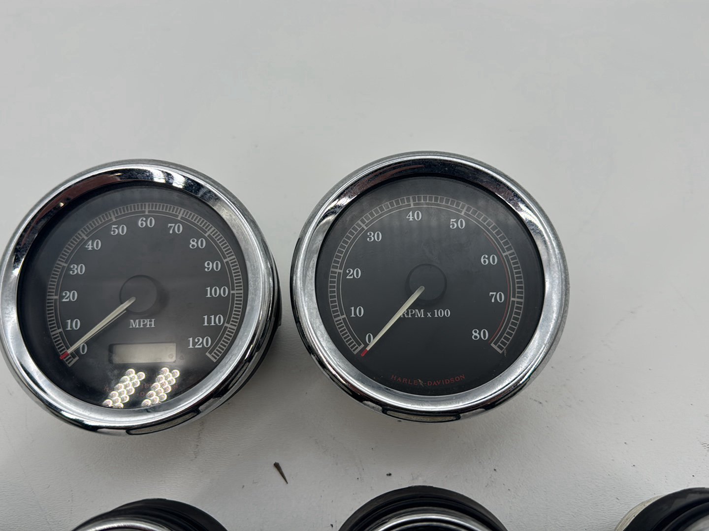 1999 - 2006 Harley-Davidson Touring Electra Glide Classic Air Oil Volt Fuel Tacho Speedo Gauges  	67349-00