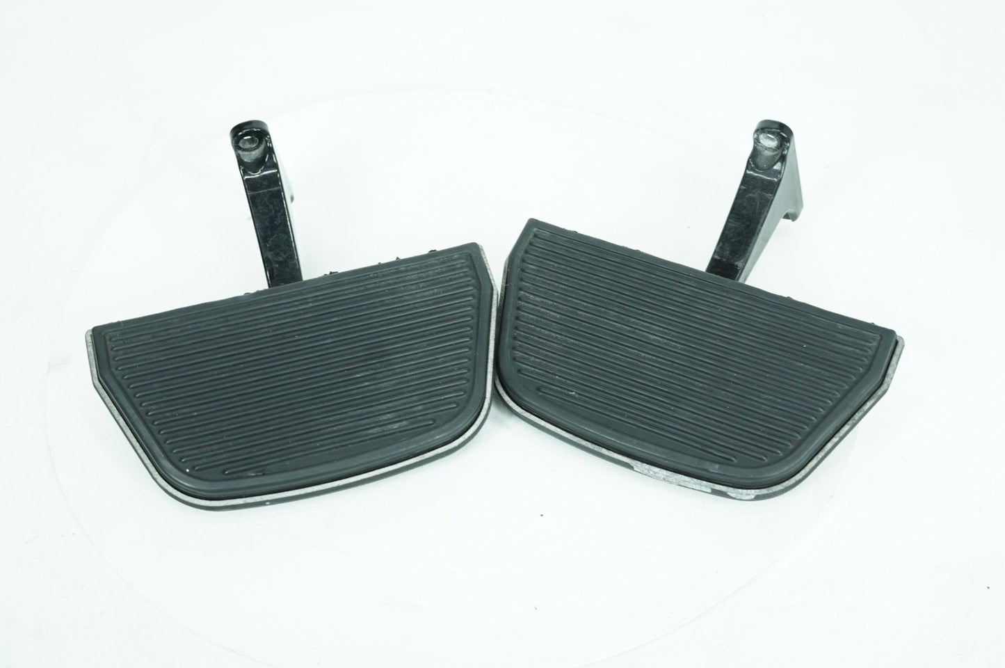 2007 - 2013 Harley-Davidson Touring Electra Glide Classic Left & Right Passenger Floorboard Foot Rest 50613-91A