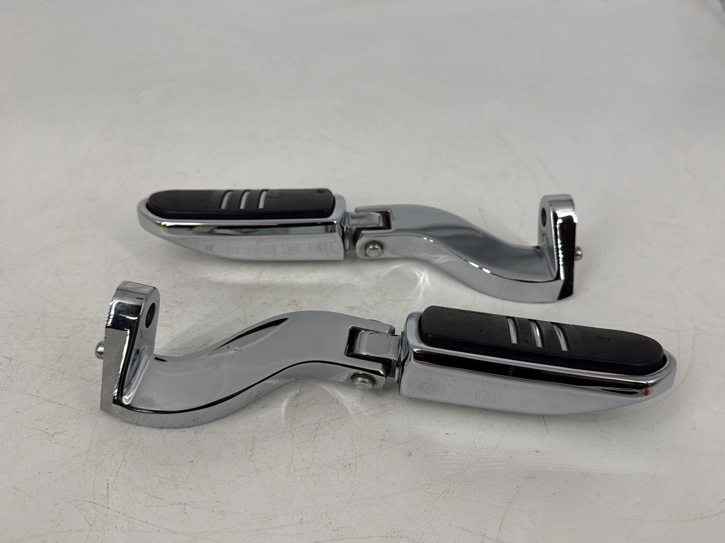 2008 - 2016 Harley-Davidson Touring Street Glide Passenger Left & Right Foot Pegs 49015-04A