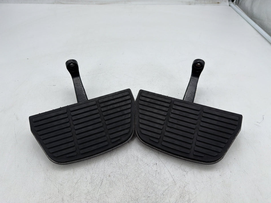 96 Harley Electra Touring Ultra OEM Left & Right Passenger Floorboard Foot Rest