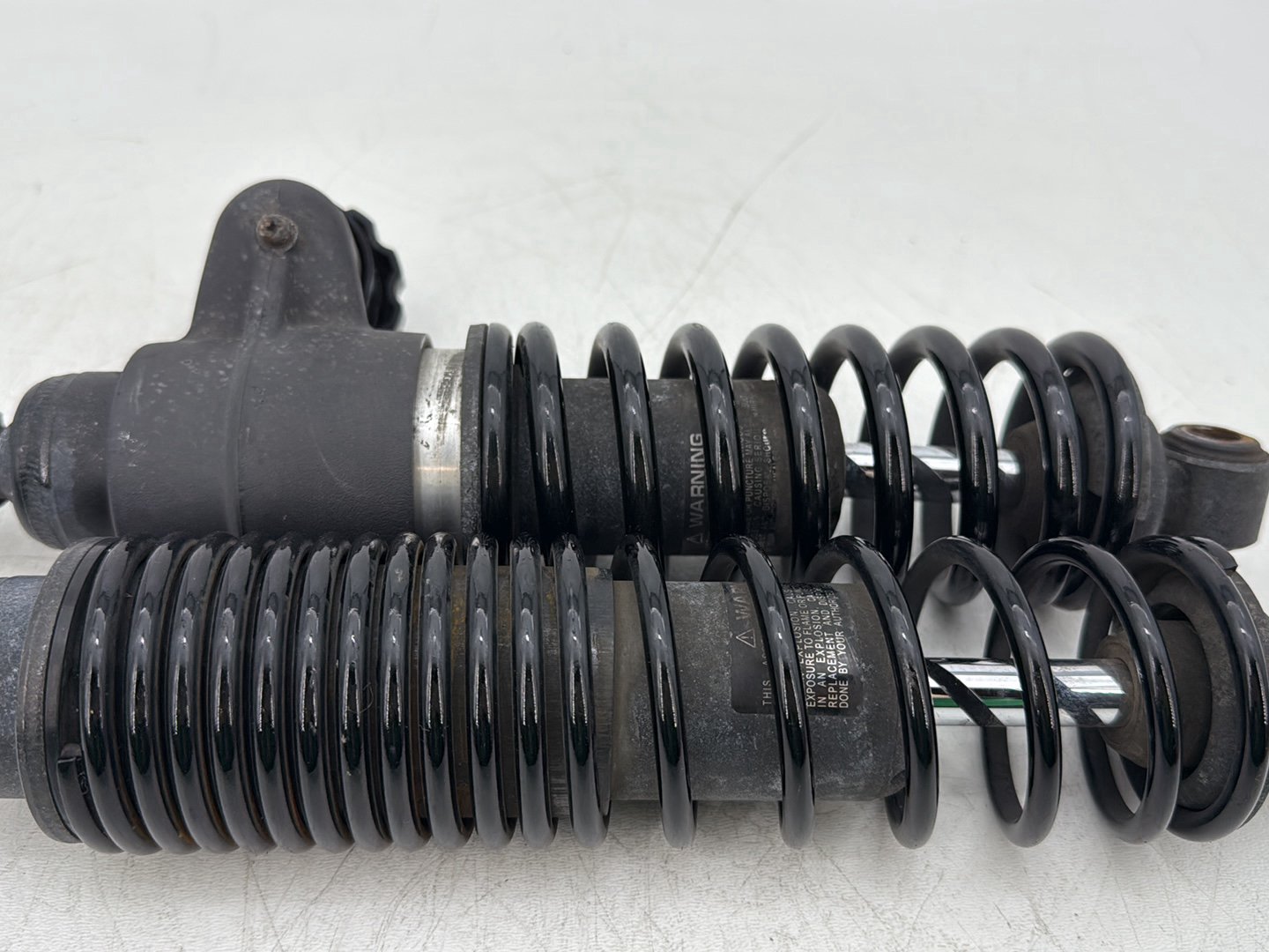 2014 Harley Street Glide Touring FLHXS OEM Rear Left Right Shock Absorbers