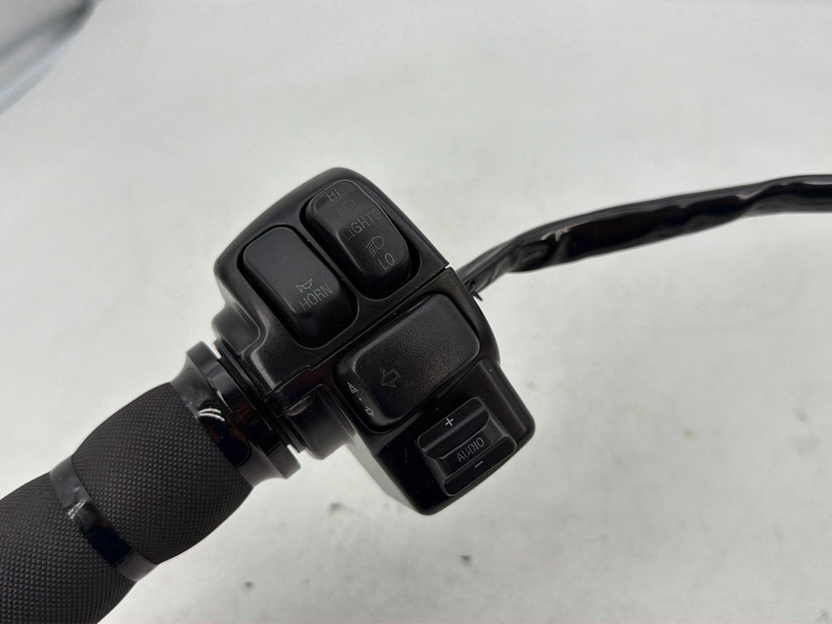 07 Harley Touring Street Glide OEM Left Turn Signal Headlight Switches Controls