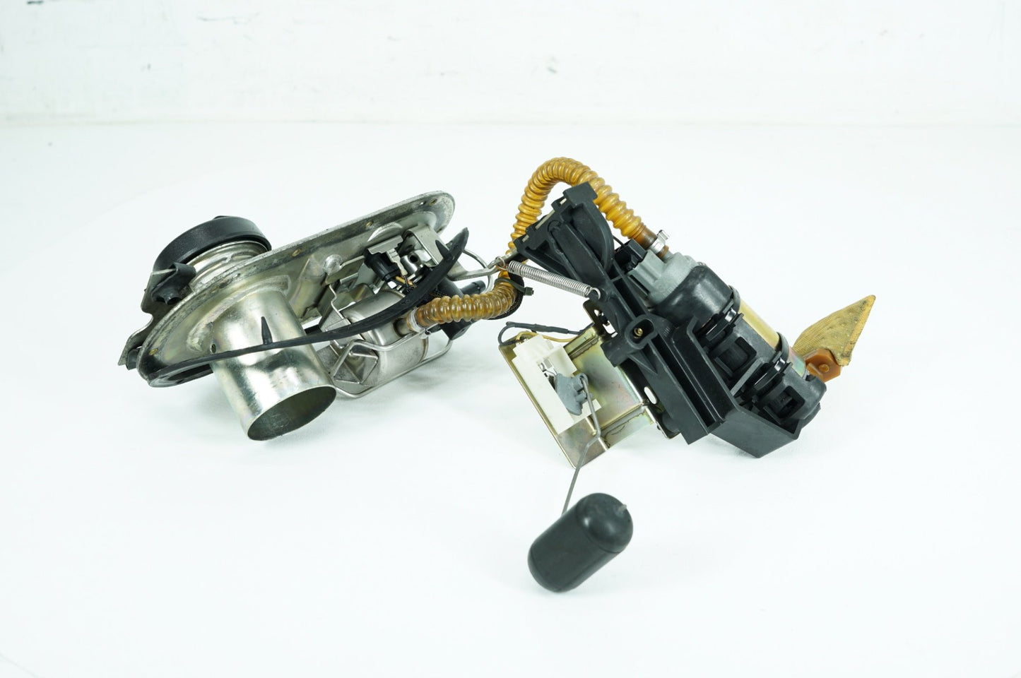 2004 Harley-Davidson Touring FLHTCUI - Fuel Pump Gas Gasoline Petrol Sending PN: 75126-02C