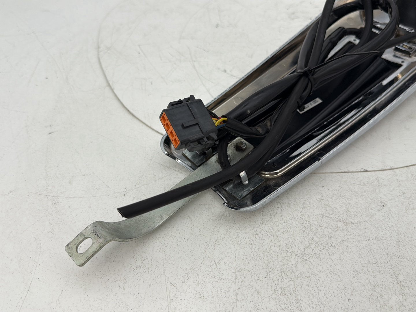2007 - 2012 Harley-Davidson Touring Electra Glide Ultra Fuel Gas Tank Dash Console NOKey 	61270-08