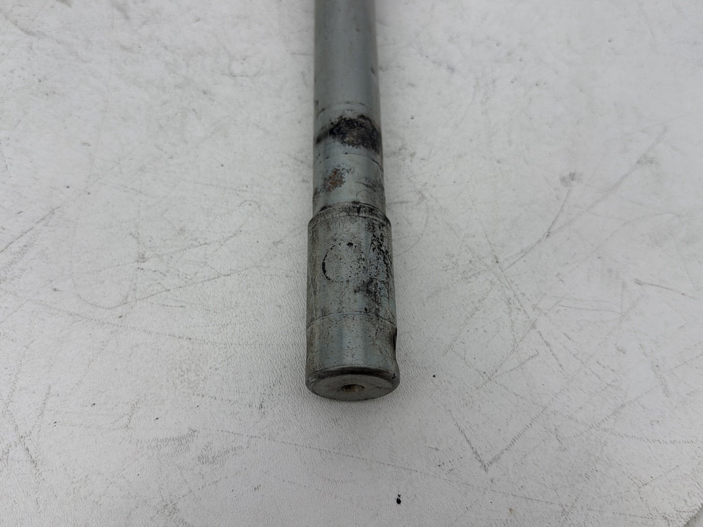 1999 - 2006 Harley-Davidson Touring Electra Glide Ultra Front Wheel Axle Bolt Shaft 43364-00