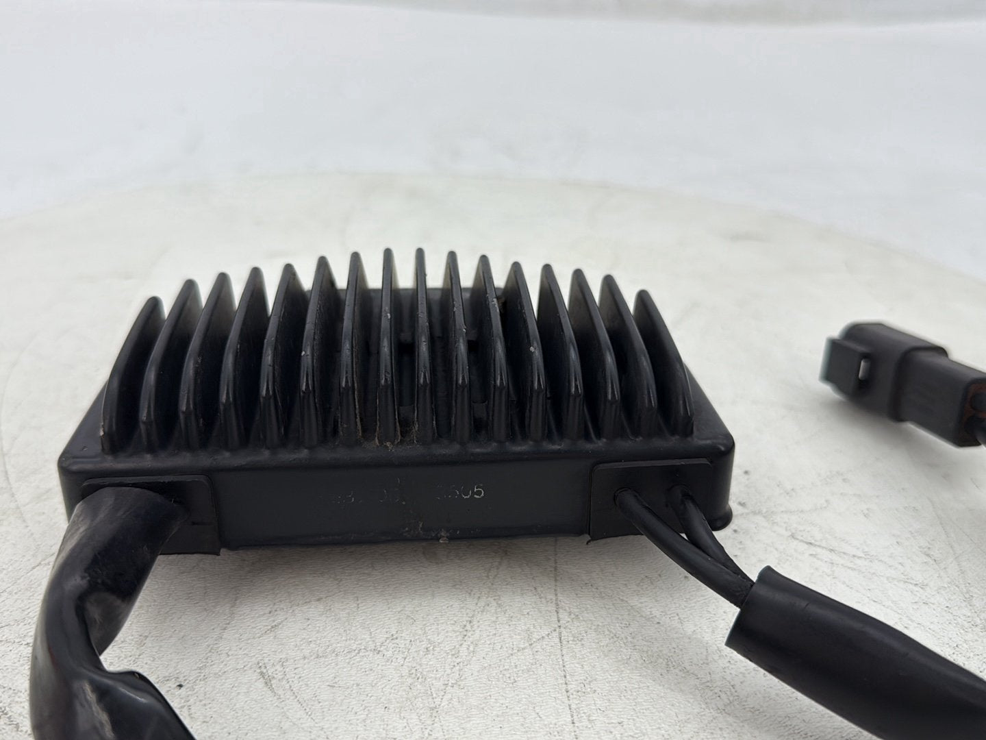 2006 Harley Dyna FXDWGI Wide Glide OEM Voltage Regulator Rectifier