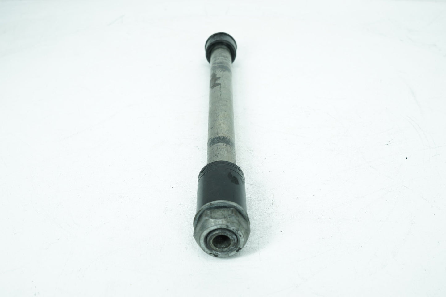 2007 - 2017 Harley-Davidson Dyna Low Rider Rear Wheel Axle Bolt Shaft 41114-08