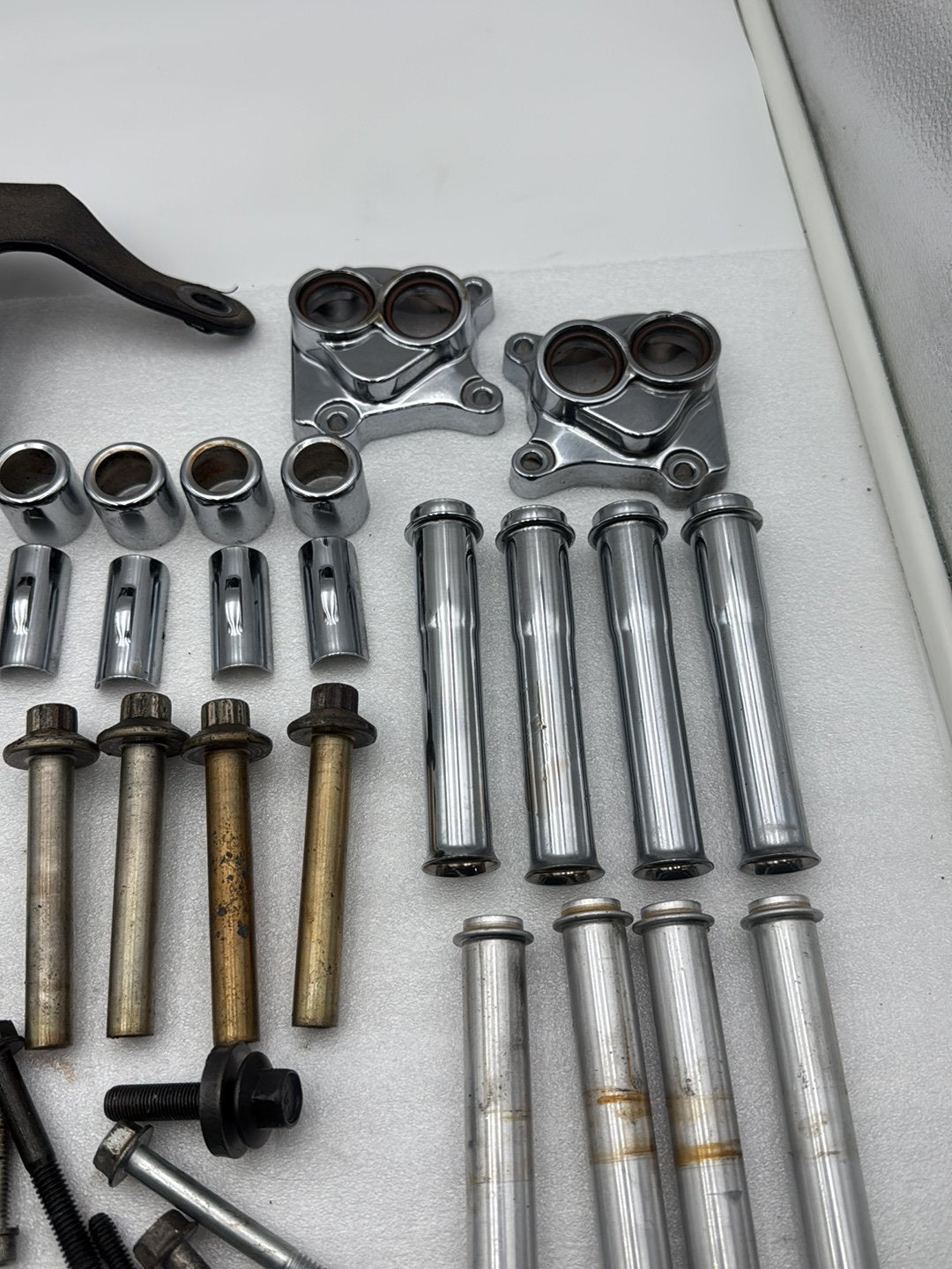 2007 - 2017 Harley-Davidson Dyna Wide Glide Engine Motor Hardware Bolts Brackets Bushing 17939-99