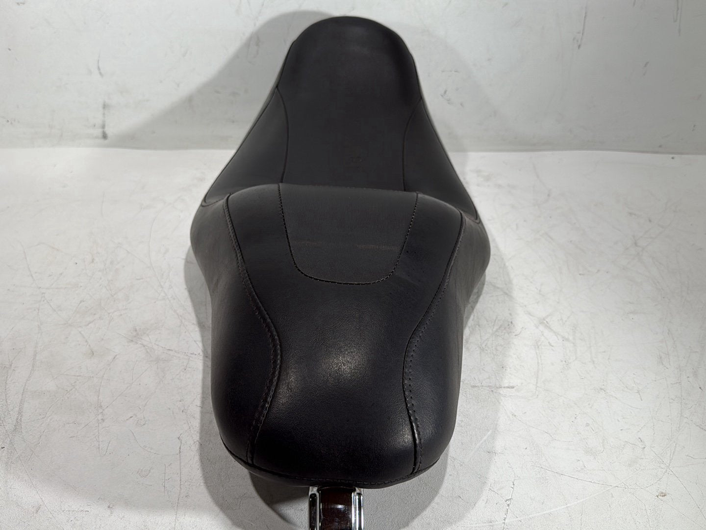 2008 Harley Dyna Fat Bob FXDF OEM Passenger Rider Driver Seat Saddle