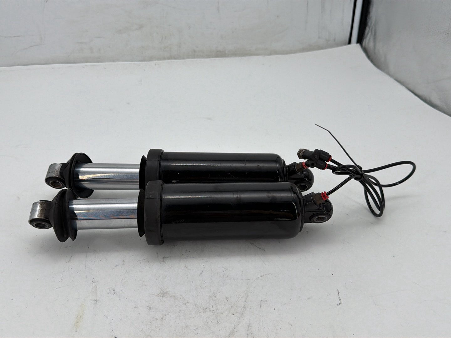 2003 Harley Road King Touring FLHRCI Classic OEM Rear Left Right Shock Absorbers